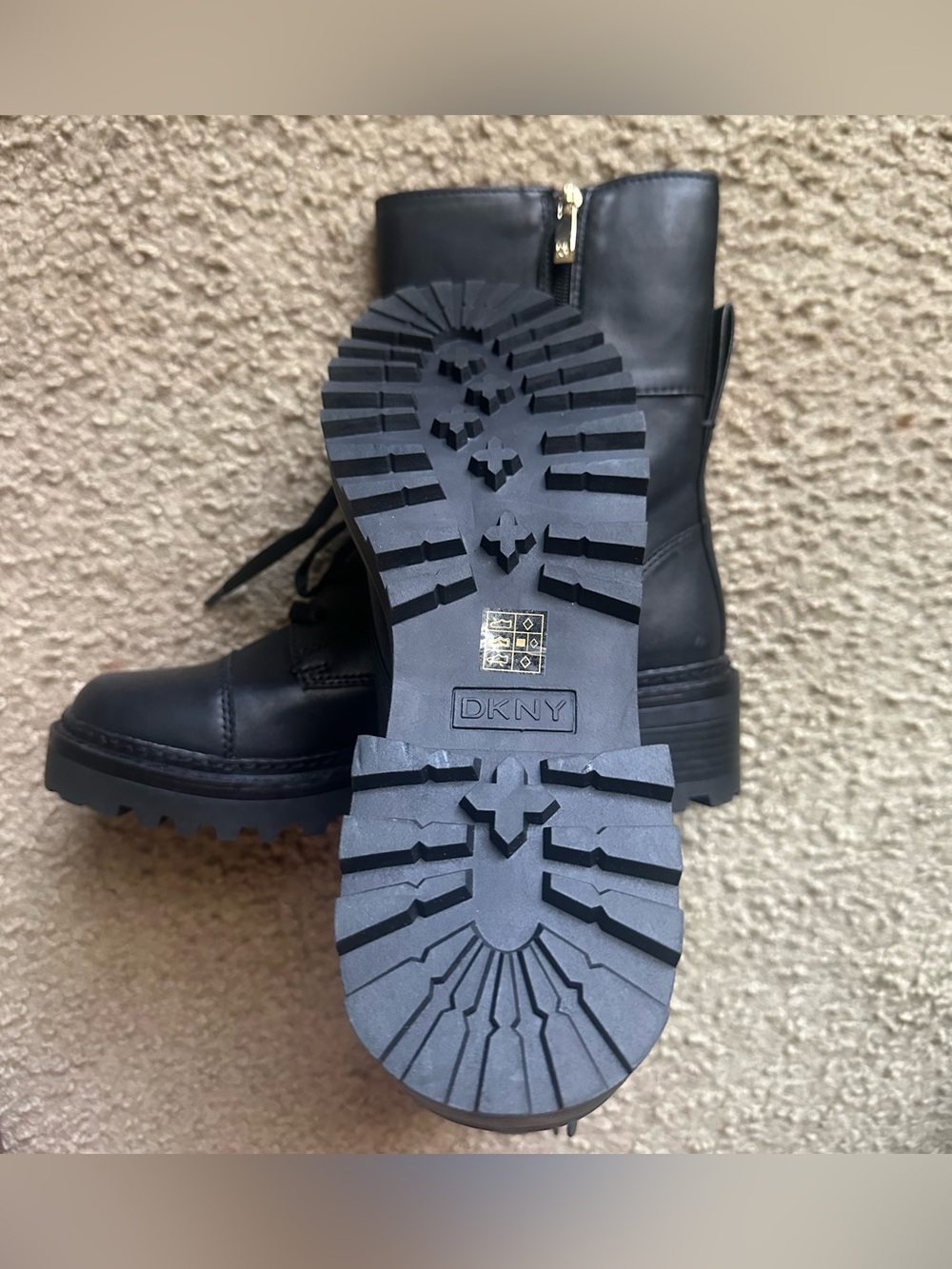 NWT DKNY Bart Lace-Up Buckled Lug Sole Boots Women's Size 11 - Picture 12 of 12